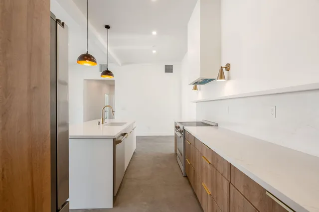 a view of front door with a door