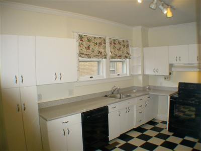 345 Desha Road Lexington, KY 40502 - Photo 12 of 25 Great kitchen with spiffy black and whit