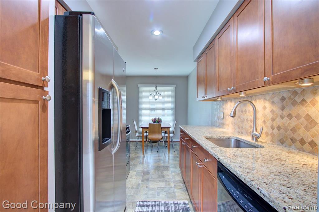 3507 Crooks Road Royal Oak, MI 48073 - Photo 13 of 43