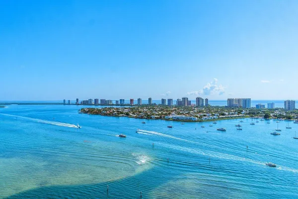 $5,900 | 2640 Lake Shore Drive, Unit 2307, Riviera Beach, FL 33404