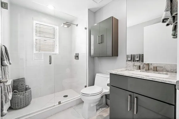 $5,900 | 2640 Lake Shore Drive, Unit 2307, Riviera Beach, FL 33404