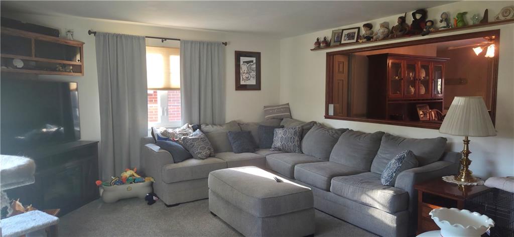 19 Township Rd T355 Burgettstown, PA 15021 - Photo 23 of 47 Living Room
