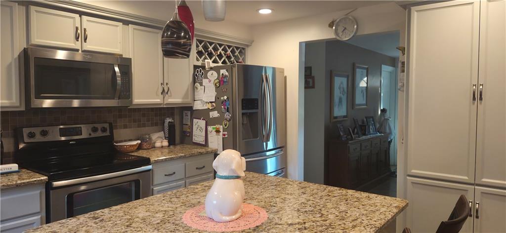 19 Township Rd T355 Burgettstown, PA 15021 - Photo 28 of 47 Granite Countertops