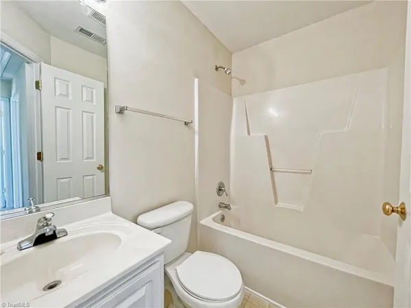 $1,750 | 4445 Baylor Street, Greensboro, NC 27455