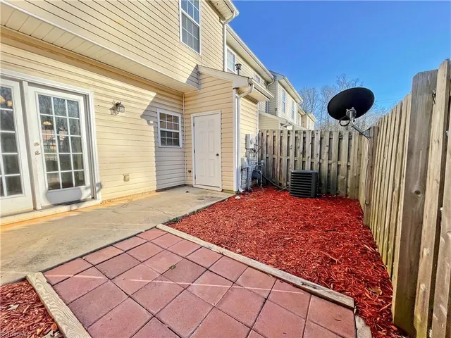 $1,750 | 4445 Baylor Street, Greensboro, NC 27455