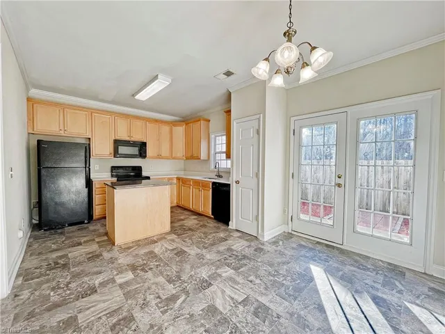 $1,750 | 4445 Baylor Street, Greensboro, NC 27455