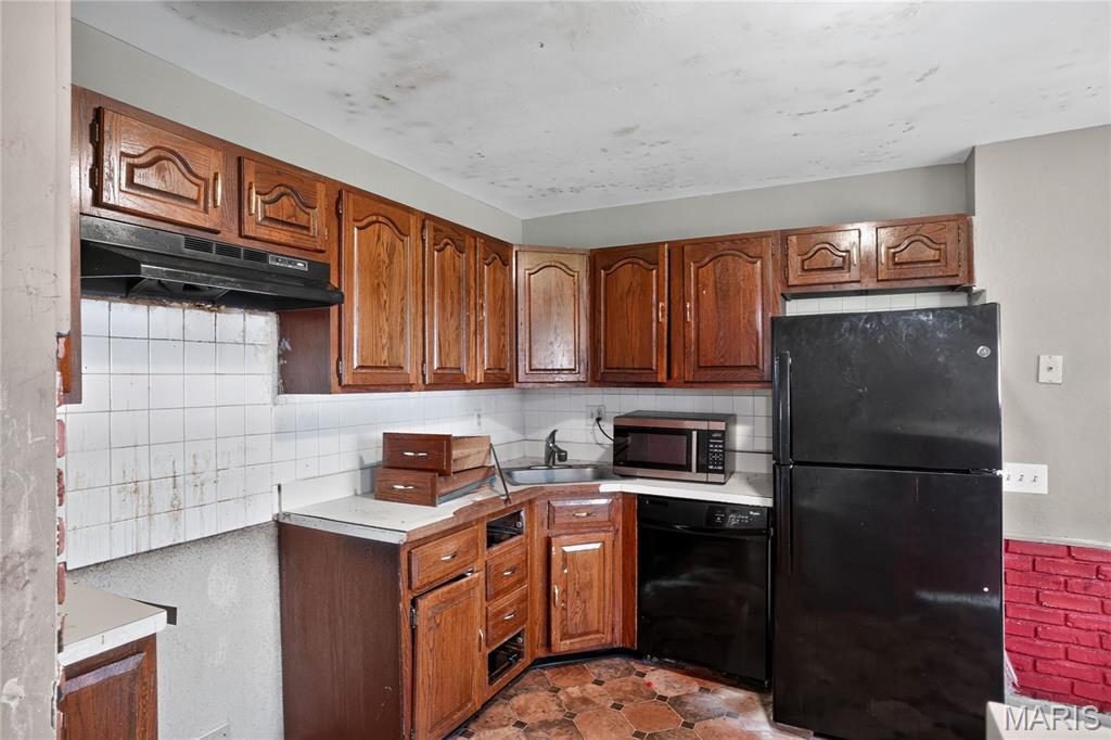 2325 Patterson Road Florissant, MO 63031 - Photo 10 of 28