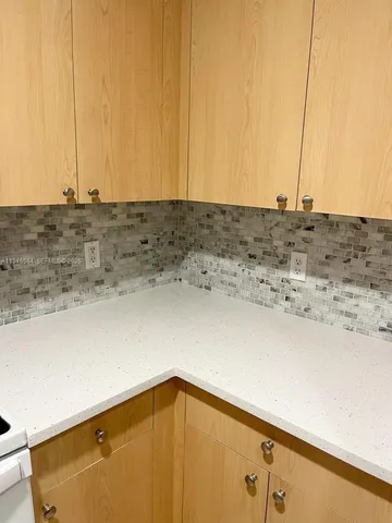 $1,975 | 7930 North Nob Hill Road, Unit 204, Tamarac, FL 33321