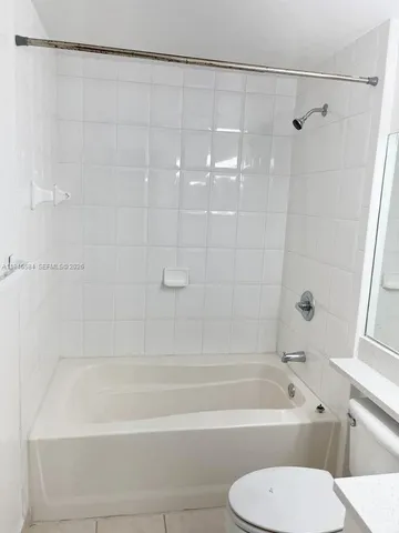 $1,975 | 7930 North Nob Hill Road, Unit 204, Tamarac, FL 33321