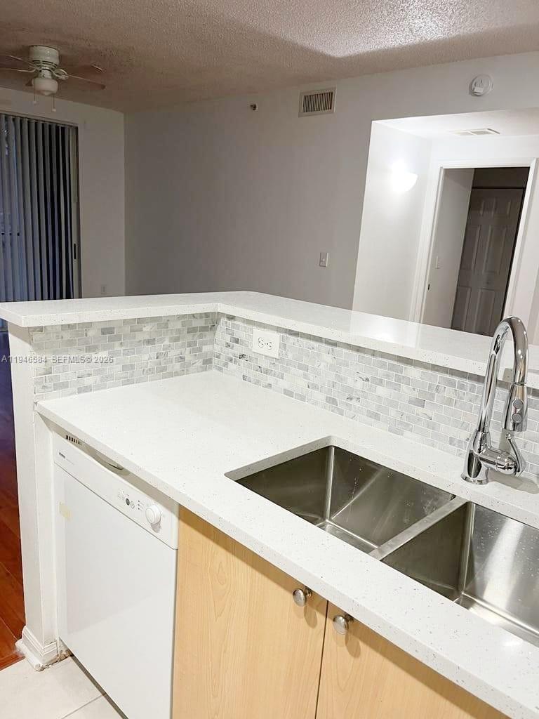 7930 North Nob Hill Road, Unit 204 Tamarac, FL 33321 - Photo 10 of 27