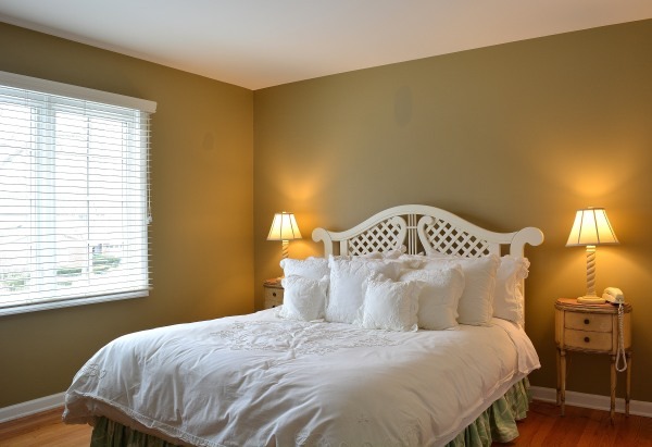 1833 Clover Road Northbrook, IL 60062 - Photo 13 of 25 a bedroom with a bed and a window