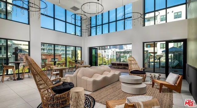 $2,599 | 1340 South Hill Street, Unit 205, Los Angeles, CA 90015