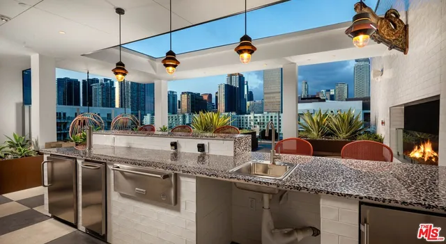 $2,599 | 1340 South Hill Street, Unit 205, Los Angeles, CA 90015