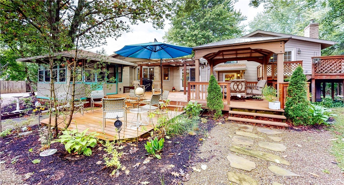 6171 Beach Road Wadsworth, OH 44281 - Photo 21 of 35 Deck/Patio