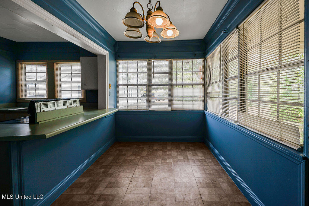 4718 Main Street Moss Point, MS 39563 - Photo 5 of 22 DSC00762