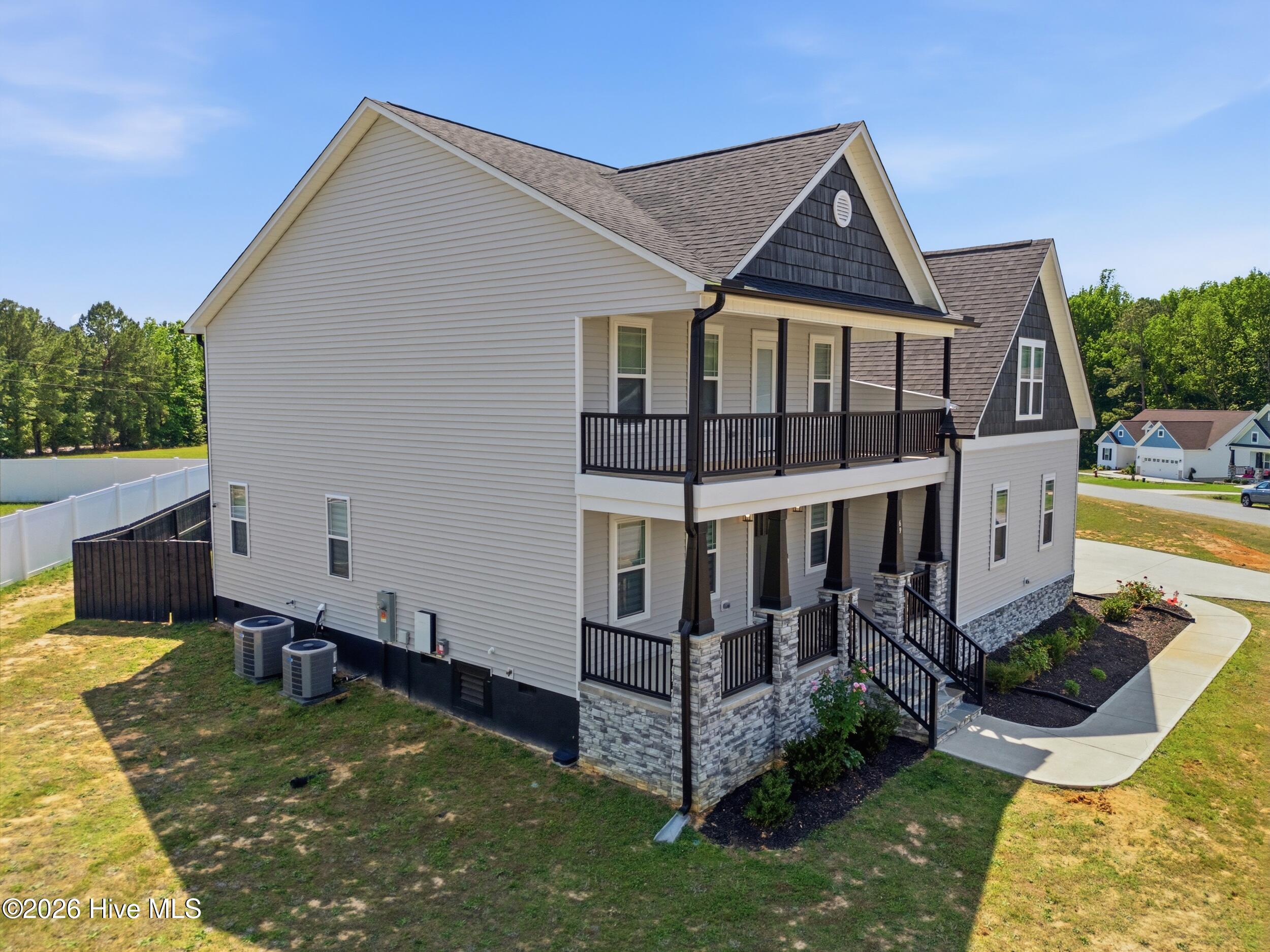 69 Red Rocks Circle Benson, NC 27504 - Photo 6 of 52 10_dji_20260520151611_0054_d