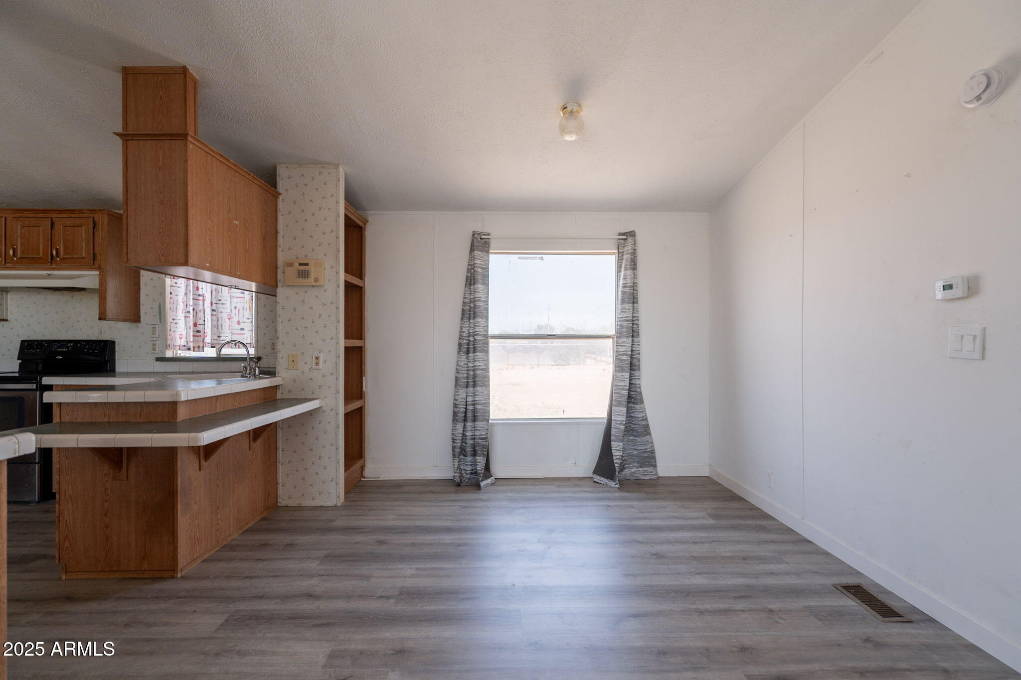 6915 North Valley Road Eloy, AZ 85131 - Photo 14 of 40 Formal Dinning Area