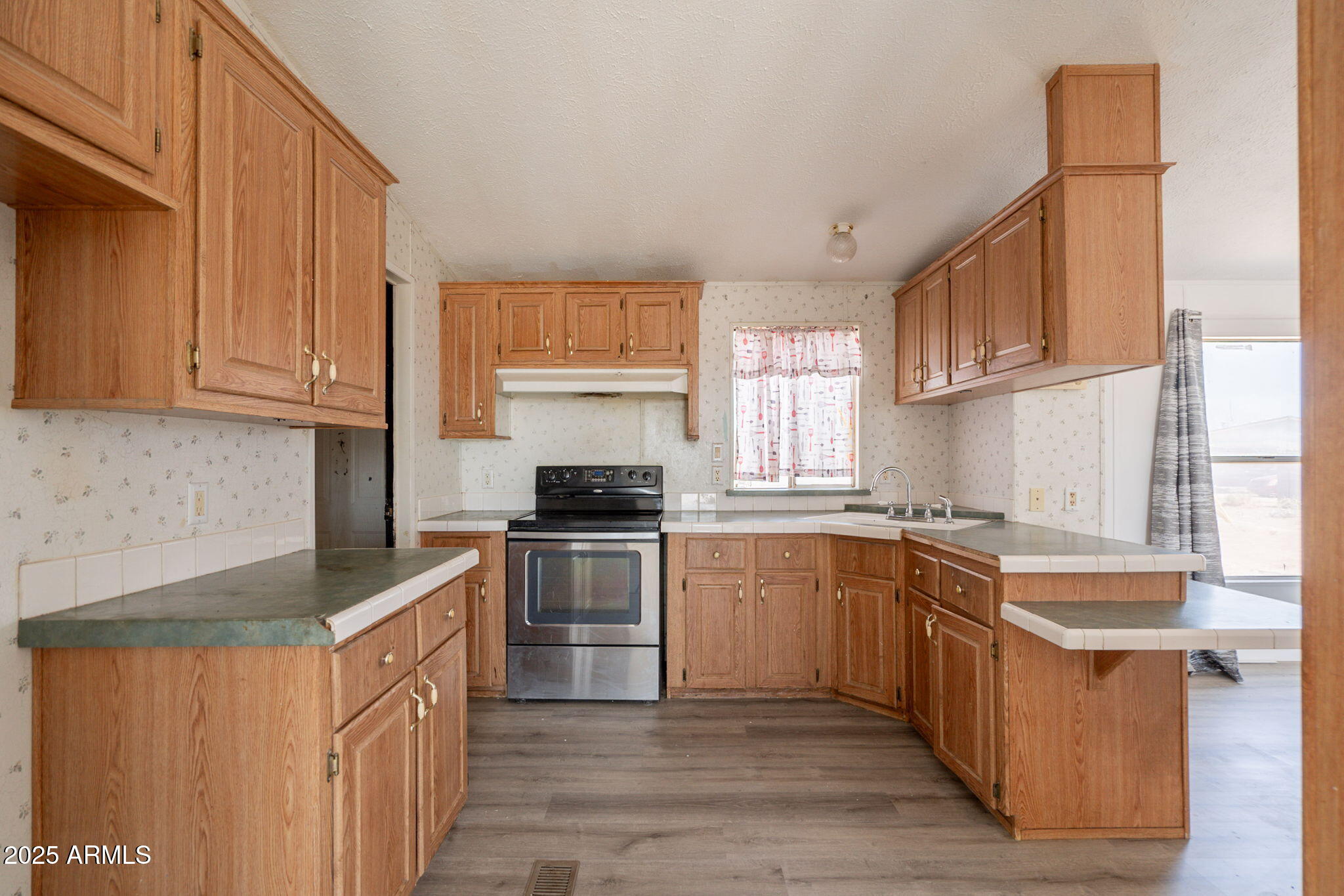 6915 North Valley Road Eloy, AZ 85131 - Photo 15 of 40 Full Kitchen