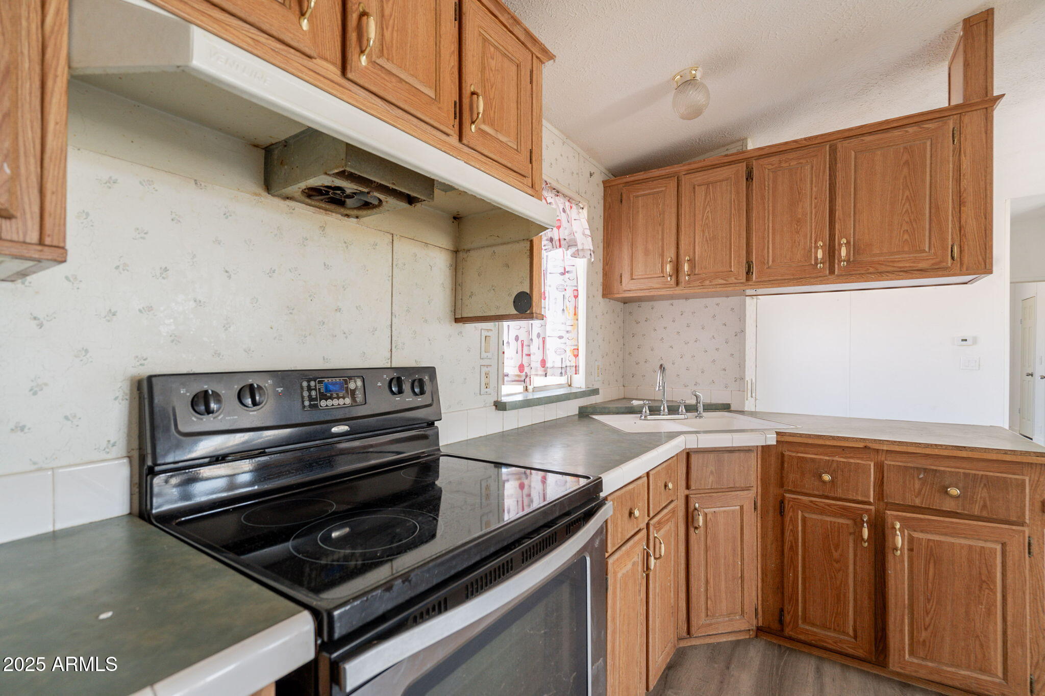 6915 North Valley Road Eloy, AZ 85131 - Photo 17 of 40 Kitchen