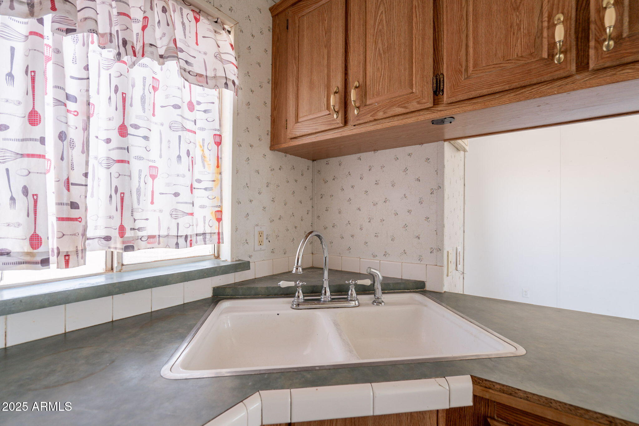 6915 North Valley Road Eloy, AZ 85131 - Photo 19 of 40 Kitchen Sink