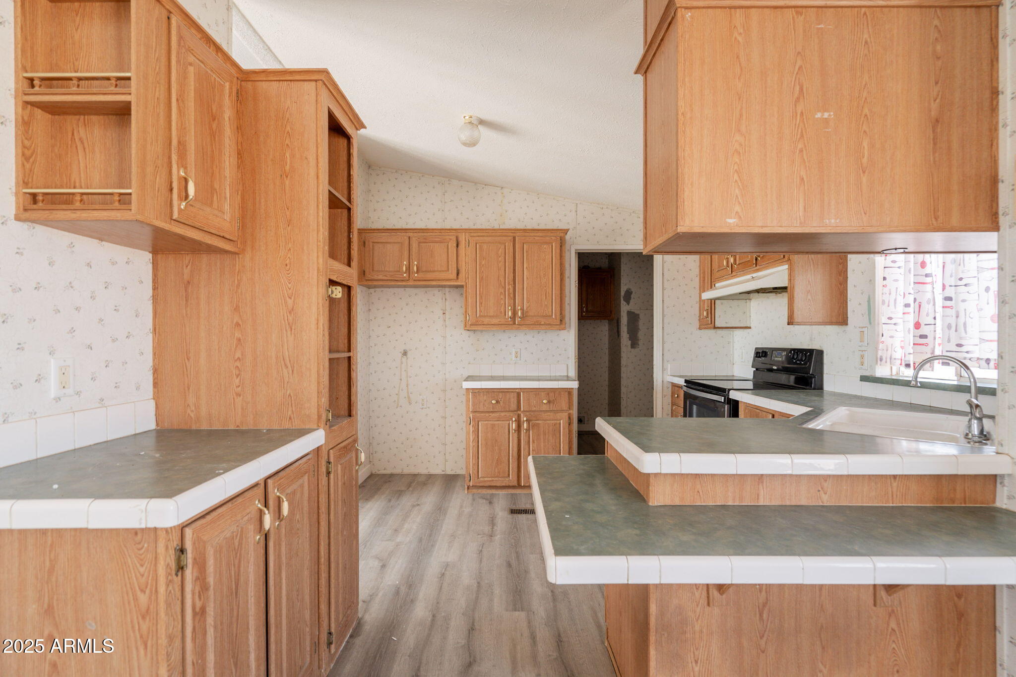 6915 North Valley Road Eloy, AZ 85131 - Photo 20 of 40 Kitchen