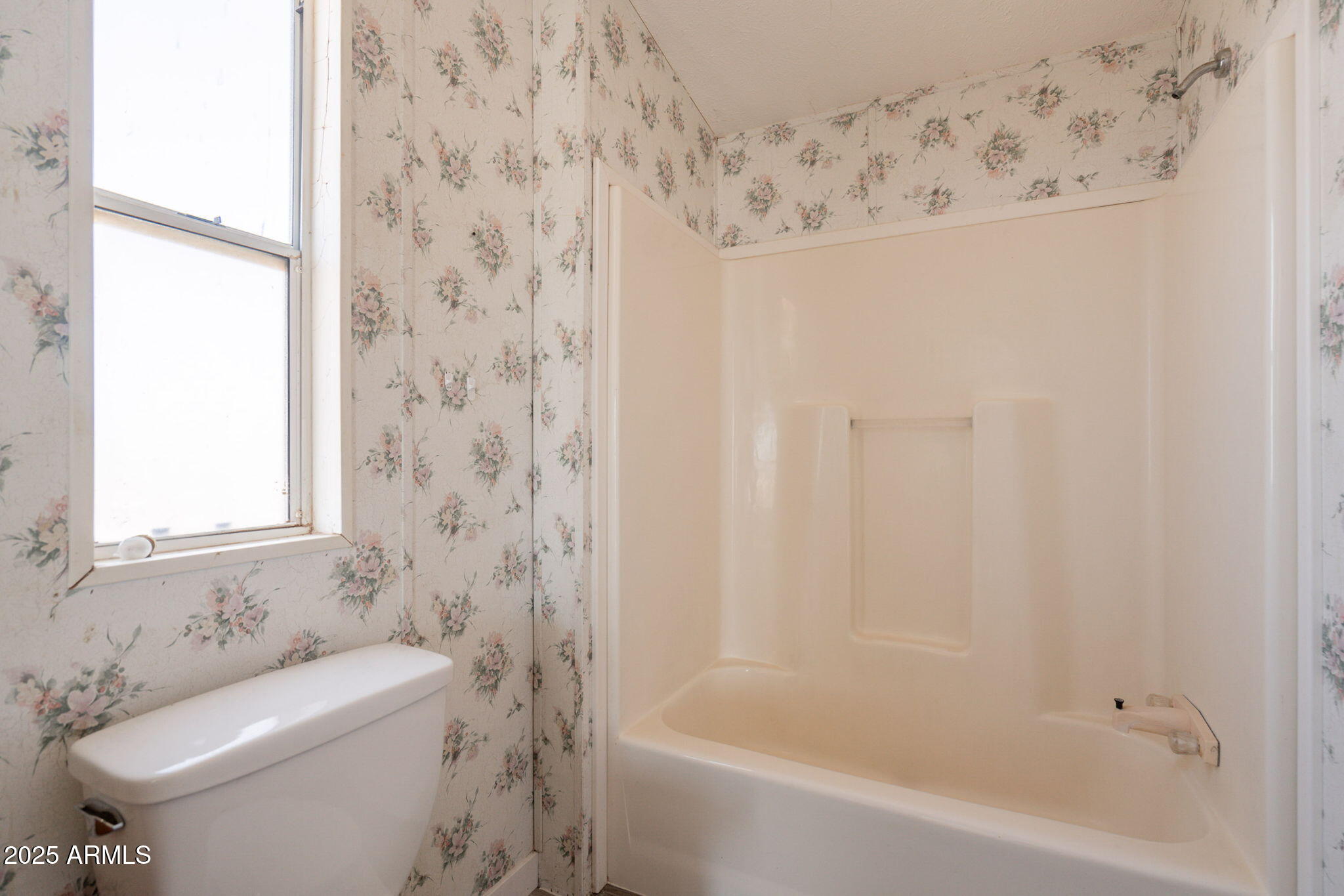 6915 North Valley Road Eloy, AZ 85131 - Photo 24 of 40 Bathroom 1