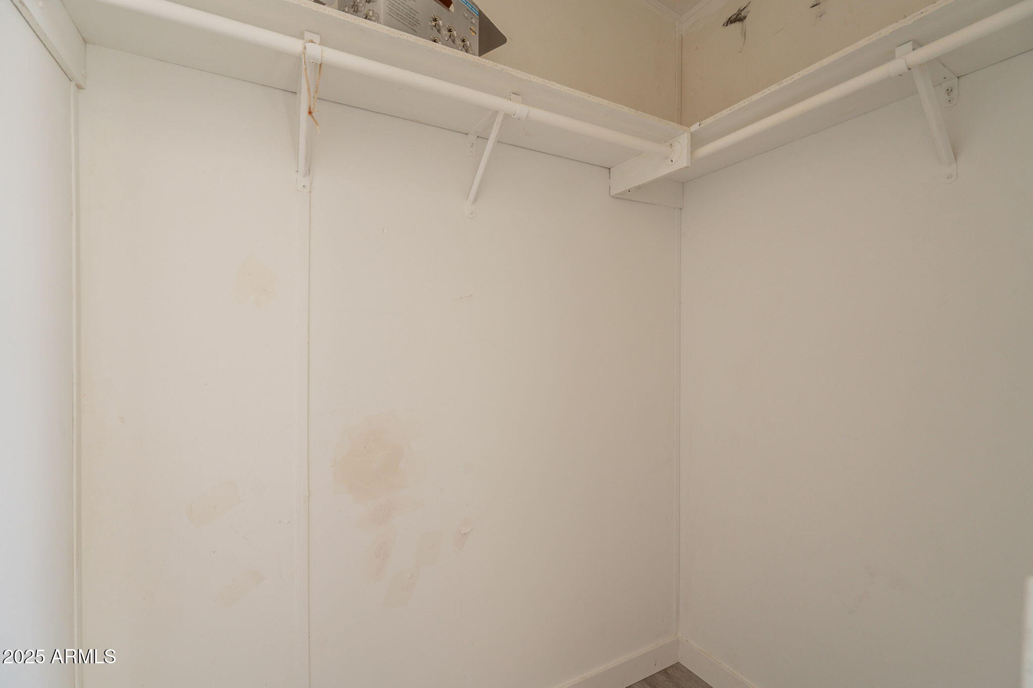 6915 North Valley Road Eloy, AZ 85131 - Photo 29 of 40 Closet 3