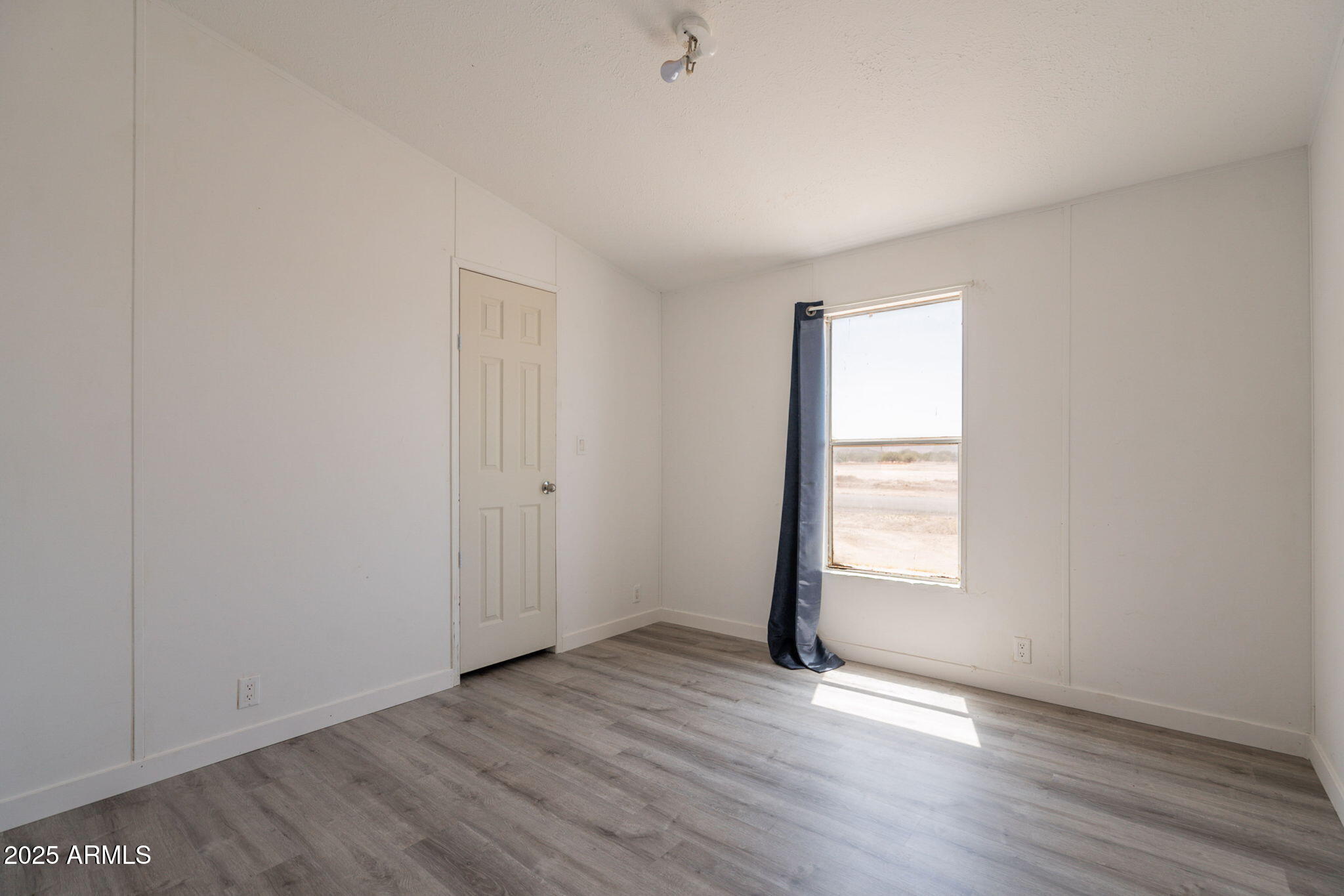 6915 North Valley Road Eloy, AZ 85131 - Photo 34 of 40 Master Bedroom 2 (1)