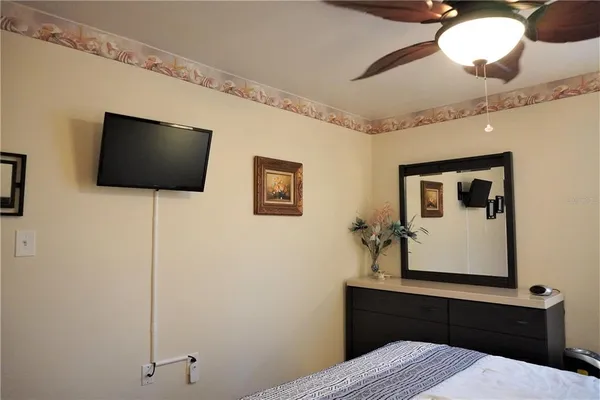 $1,250 | 4348 Tahitian Gardens Circle, Unit B, Holiday, FL 34691