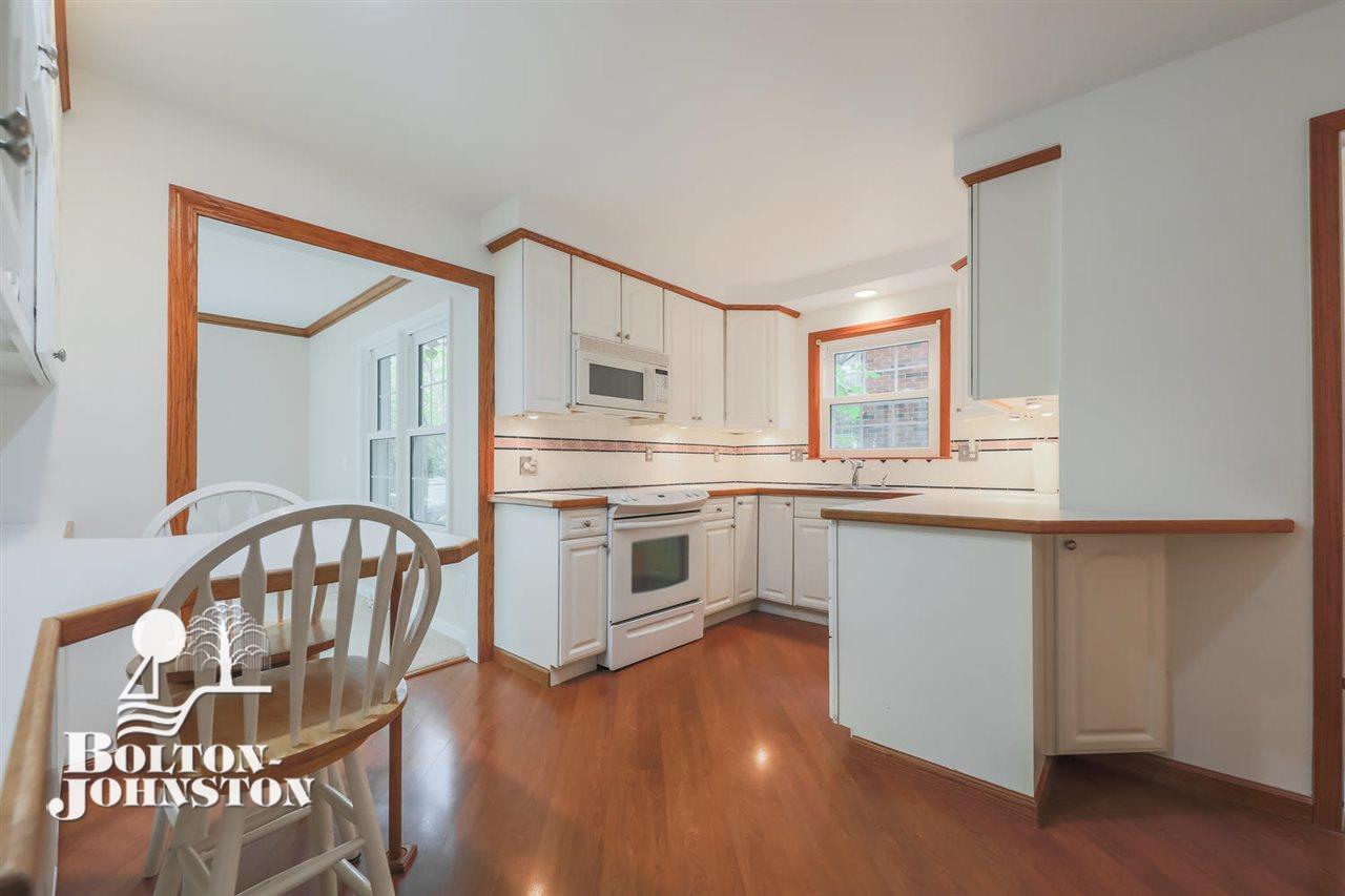 1948 Broadstone Road Grosse Pointe Woods, MI 48236 - Photo 9 of 20