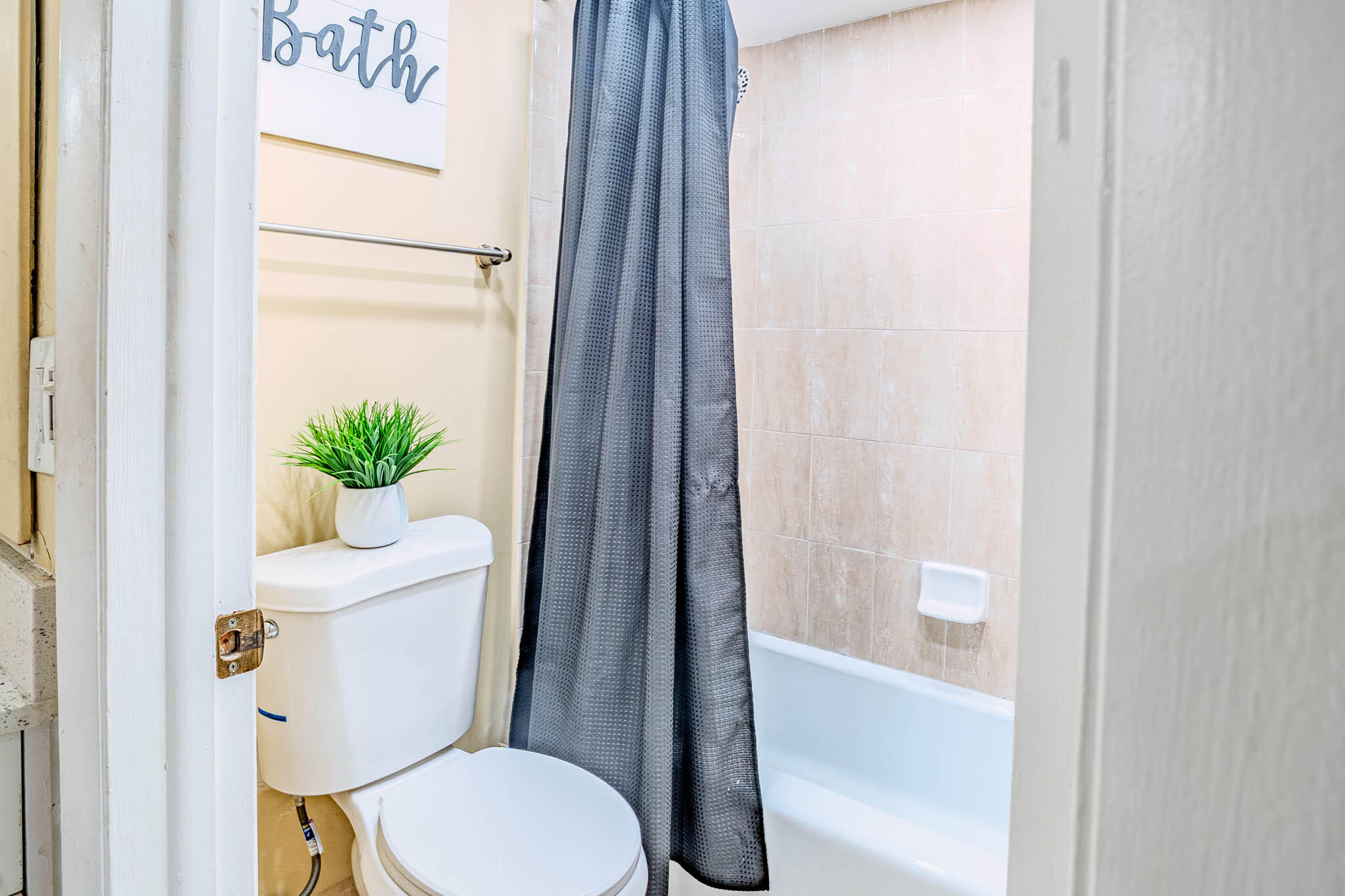 3710 Inverrary Drive, Unit 2S Lauderhill, FL 33319 - Photo 16 of 21 S2S 2026-18