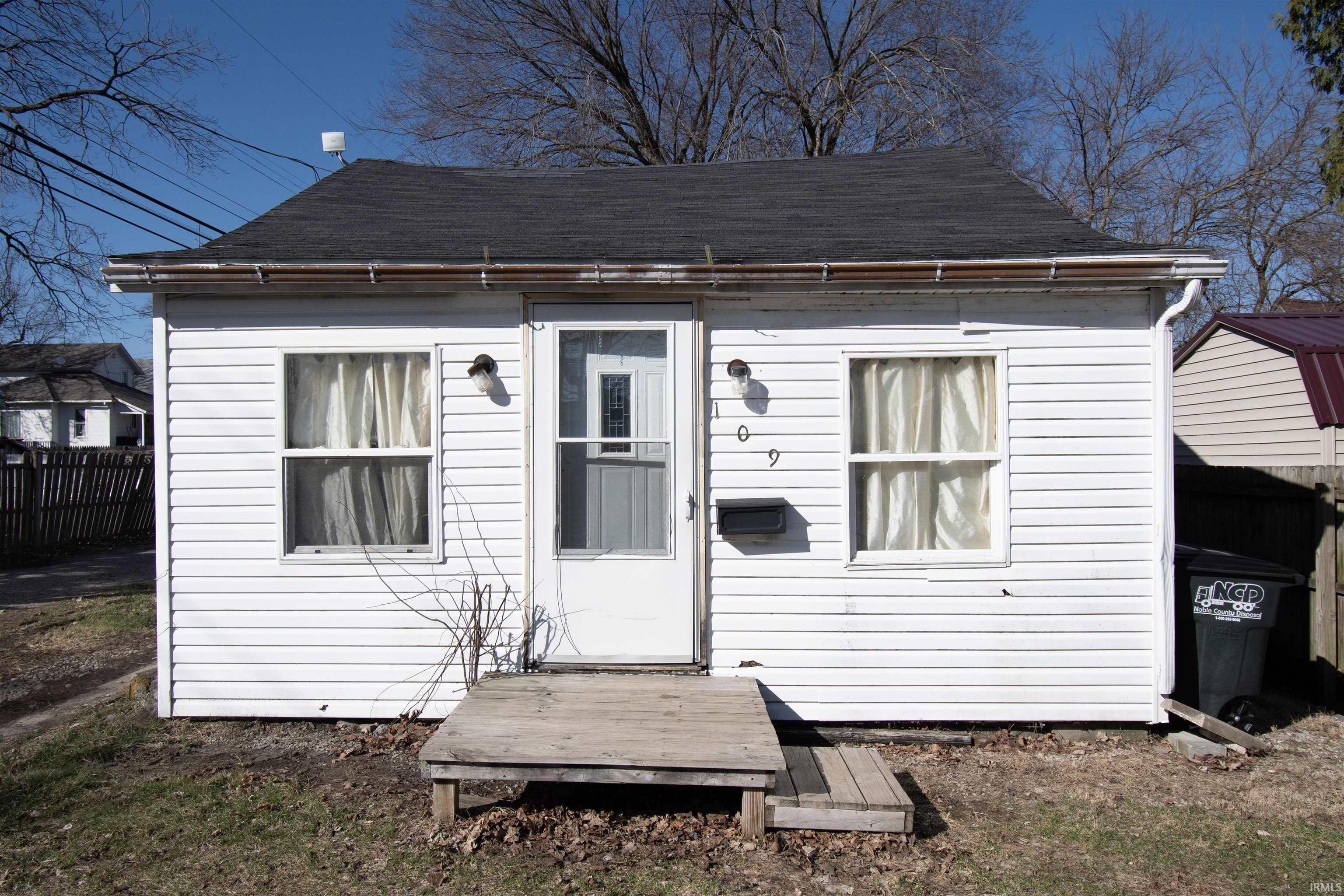 109 East Factory Street Lagrange, IN 46761 - Photo 1 of 21