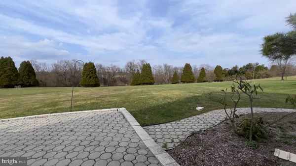 $749,900 | 25 Tanglewood Drive, Schwenksville, PA 19473
