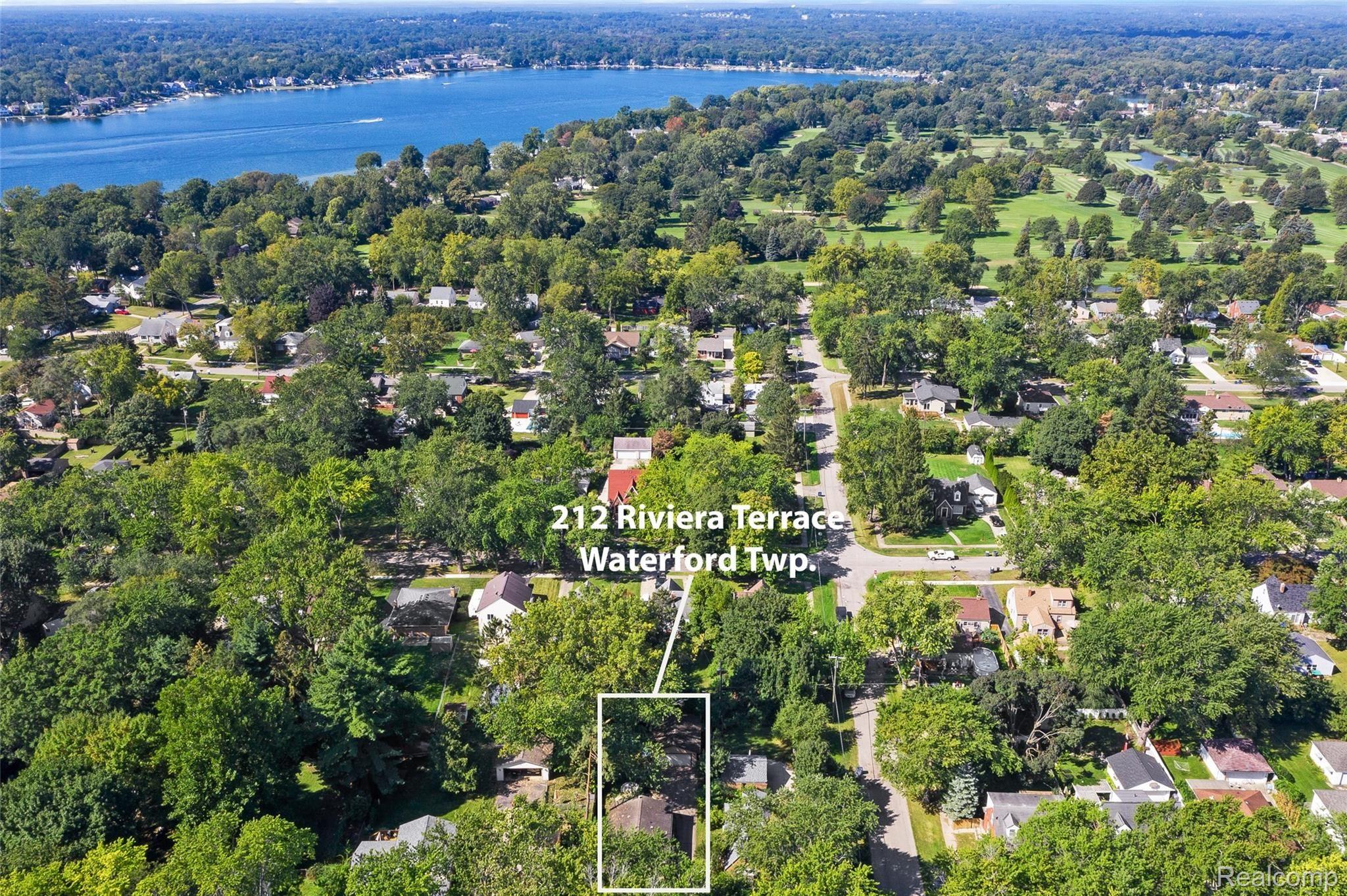 212 Riviera Terrace Waterford, MI 48328 - Photo 33 of 33 Drone-8.jpg