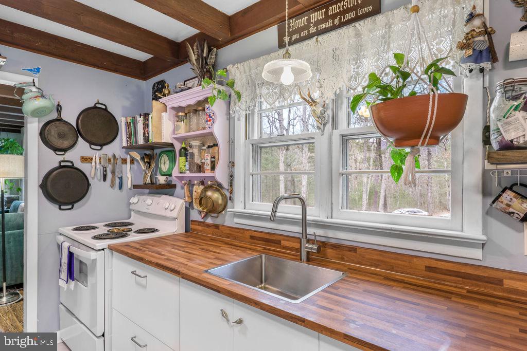 4992 St Davids Church Road Fort Valley, VA 22652 - Photo 9 of 40