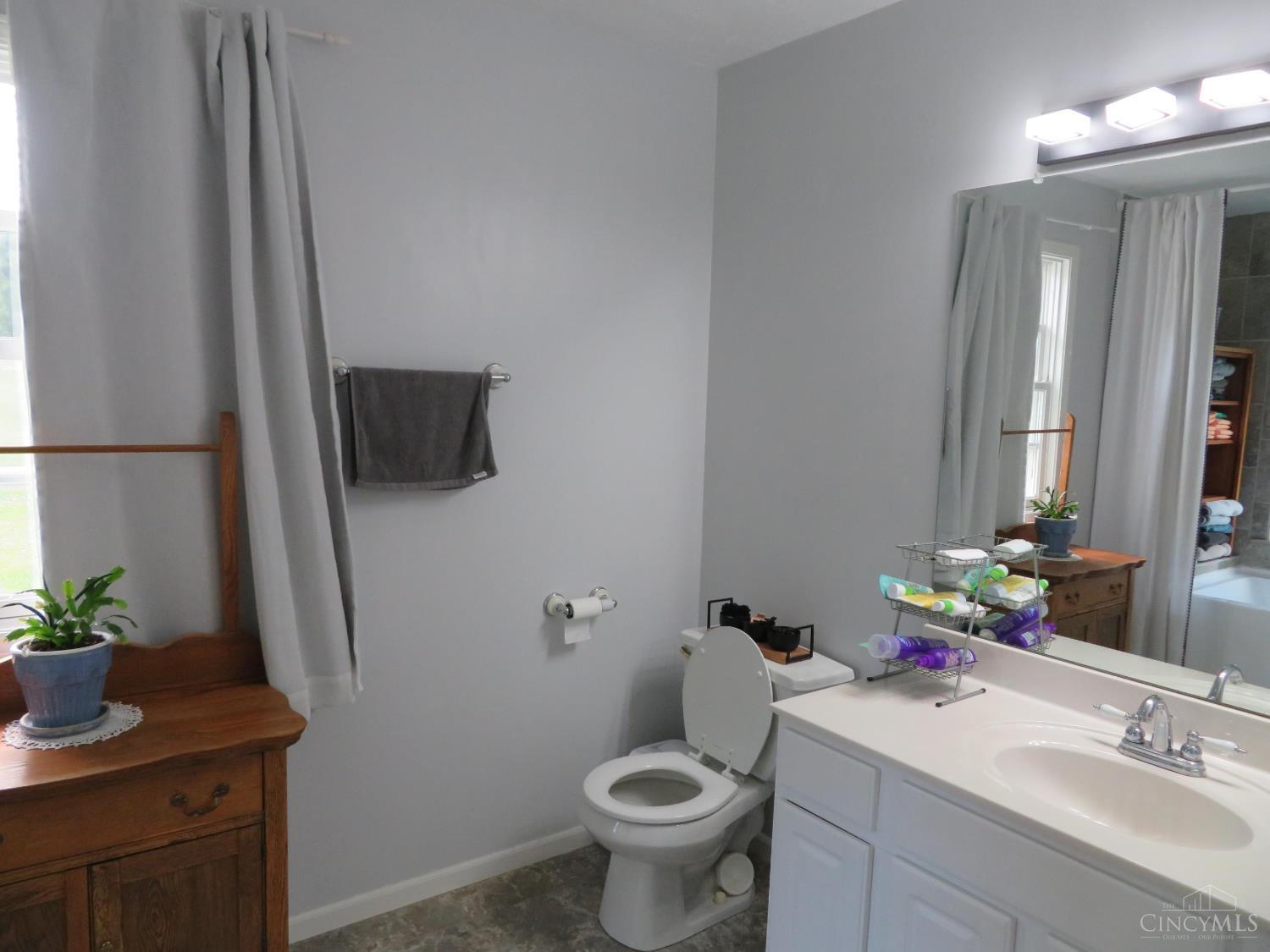 8024 Hightop Road Hillsboro, OH 45133 - Photo 31 of 97