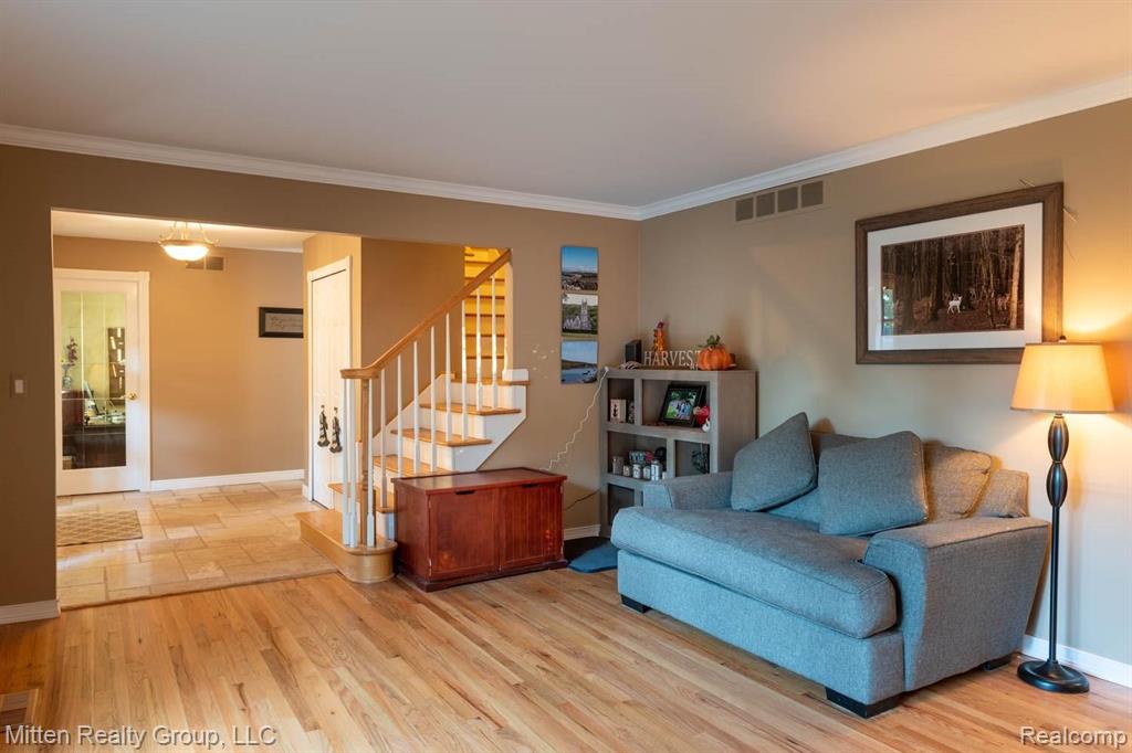 856 Spartan Drive Rochester Hills, MI 48309 - Photo 6 of 32