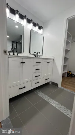 $2,400 | 3701 South George Mason Drive, Unit 904N, Falls Church, VA 22041