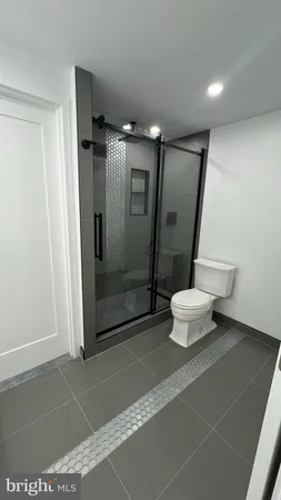 $2,400 | 3701 South George Mason Drive, Unit 904N, Falls Church, VA 22041