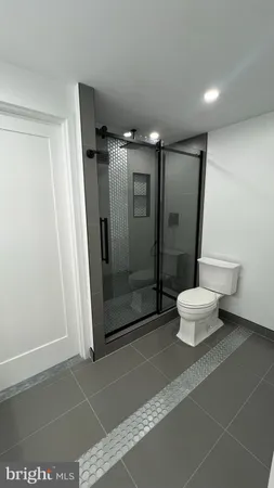 $2,400 | 3701 South George Mason Drive, Unit 904N, Falls Church, VA 22041