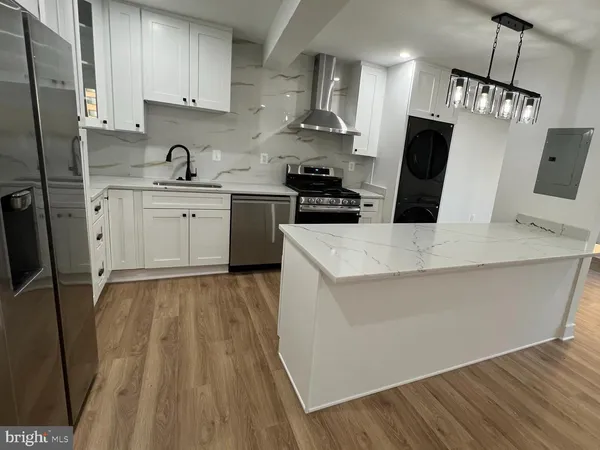 $2,400 | 3701 South George Mason Drive, Unit 904N, Falls Church, VA 22041