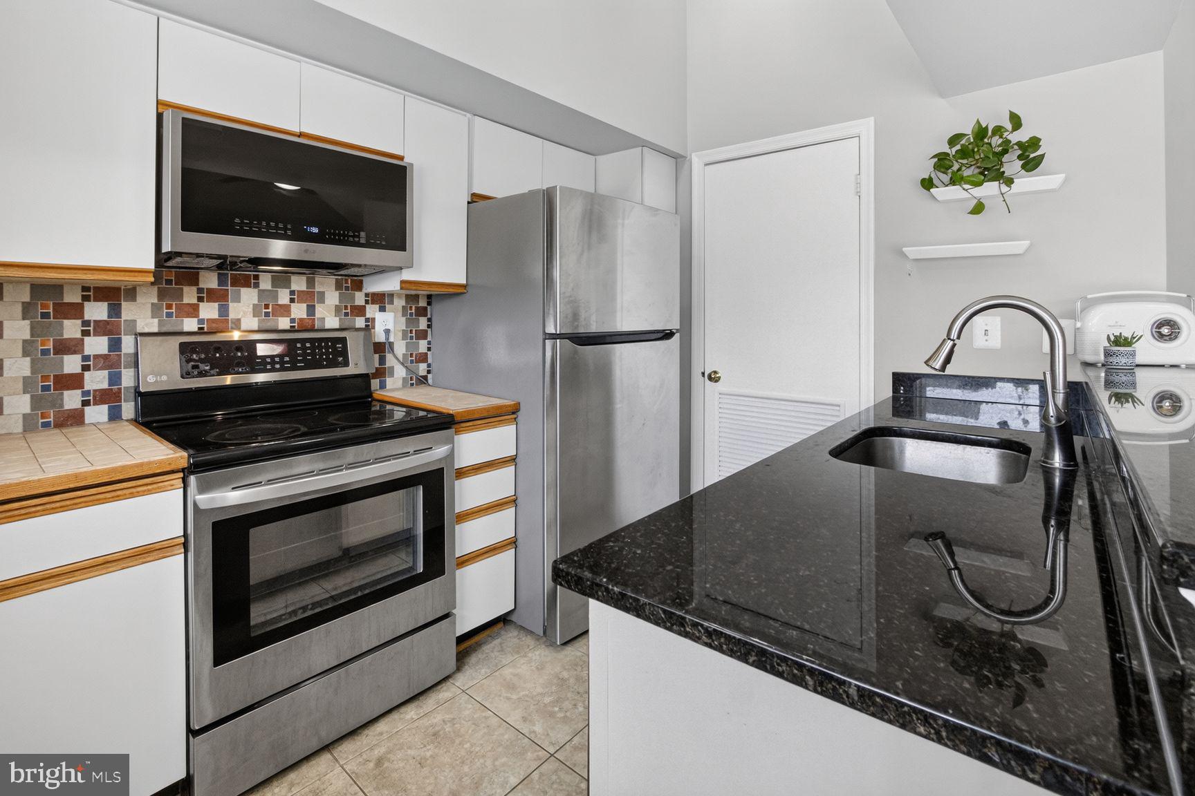 4531 28th Road South, Unit F Arlington, VA 22206 - Photo 5 of 23 Gallery Image 5