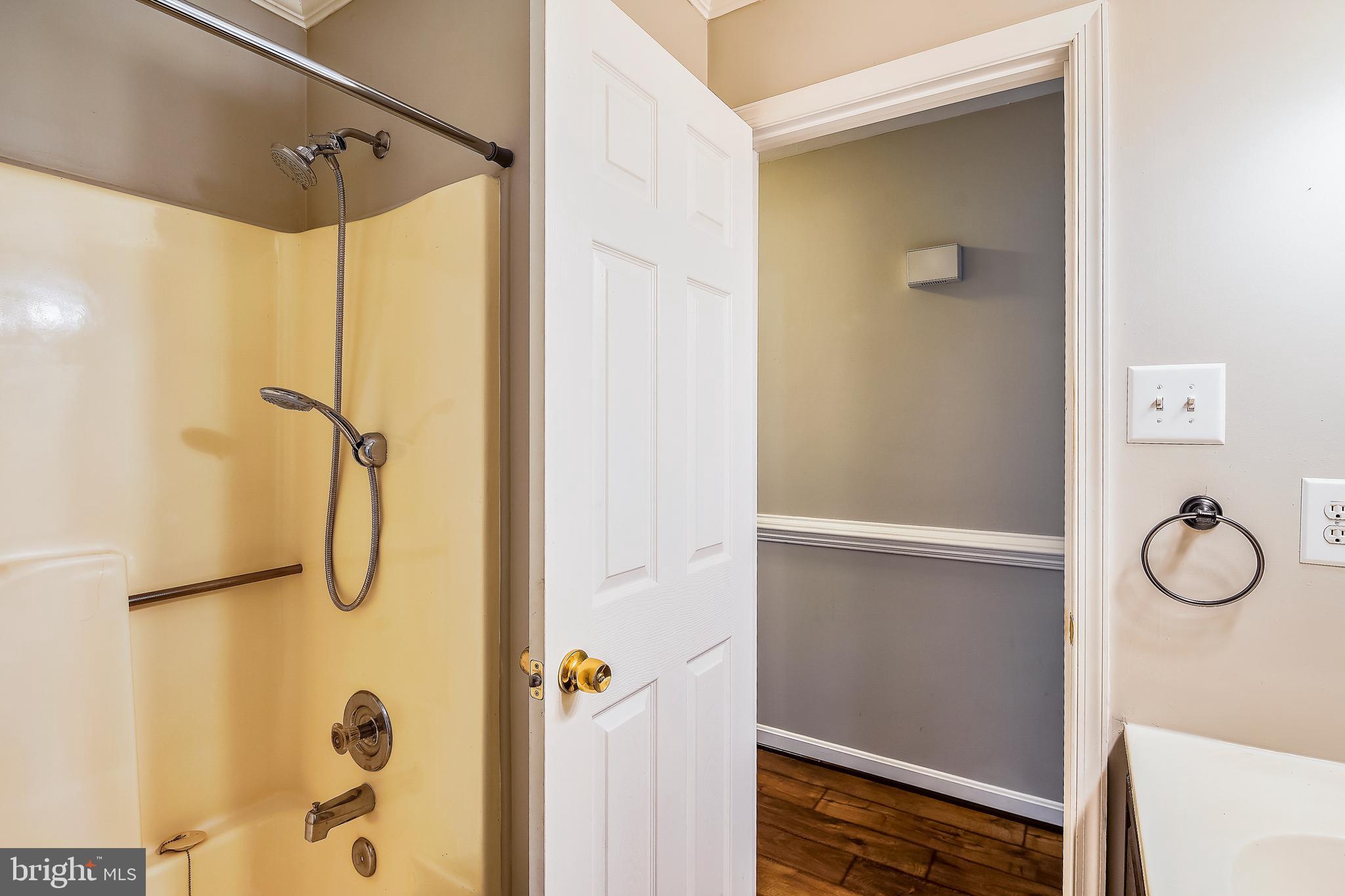 110 Centerside Road Mount Airy, MD 21771 - Photo 26 of 47 Full Hall Bath