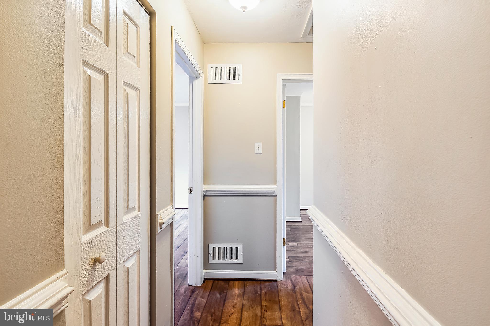 110 Centerside Road Mount Airy, MD 21771 - Photo 27 of 47 Upper Level Hallway