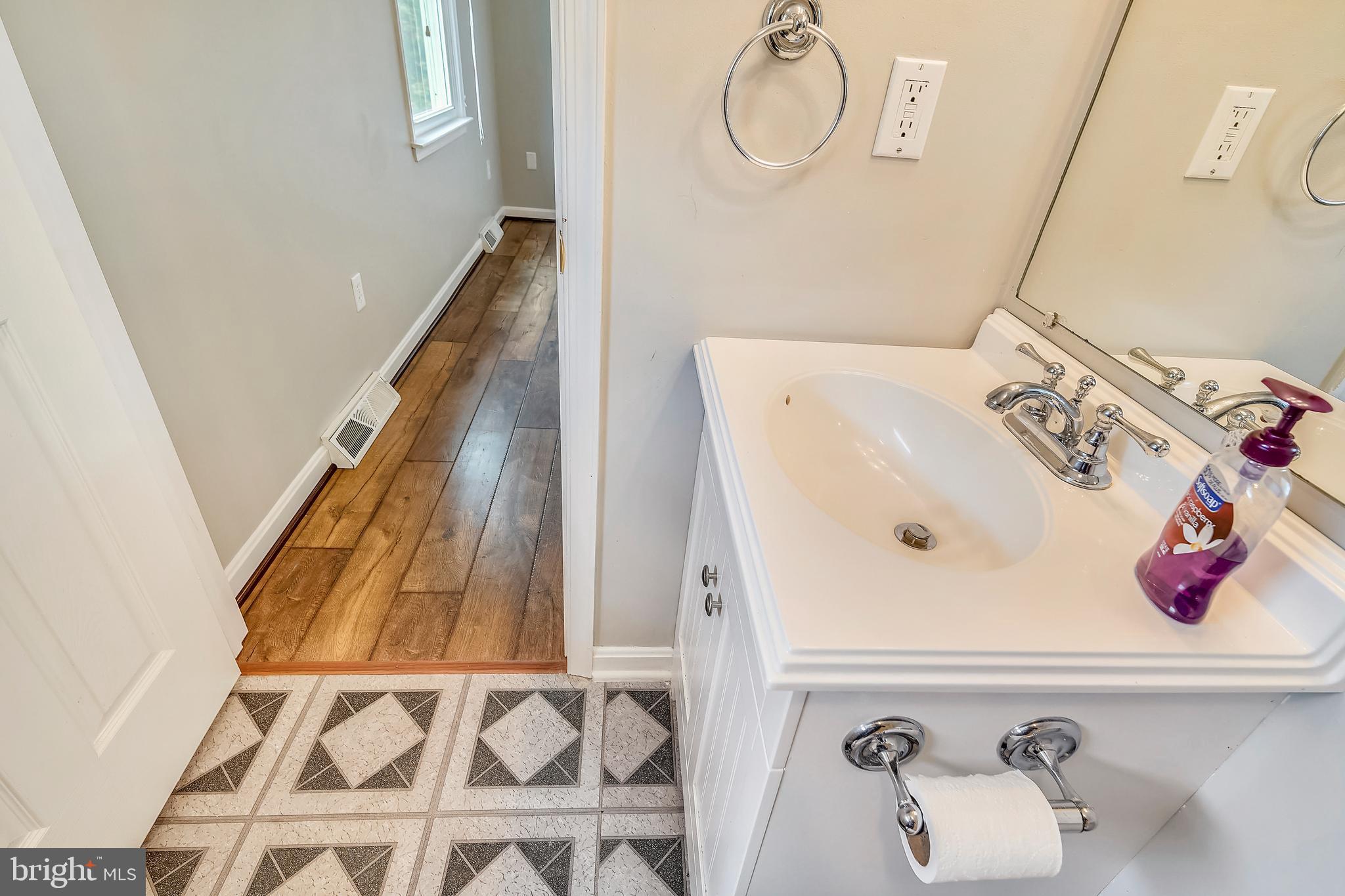 110 Centerside Road Mount Airy, MD 21771 - Photo 32 of 47 Half Bath