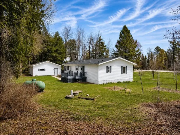 $234,900 | N4427 M-35 Highway, Menominee, MI 49858