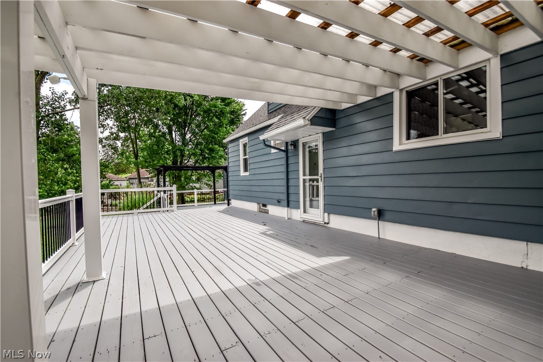 339 East Sprague Road Seven Hills, OH 44131 - Photo 8 of 45