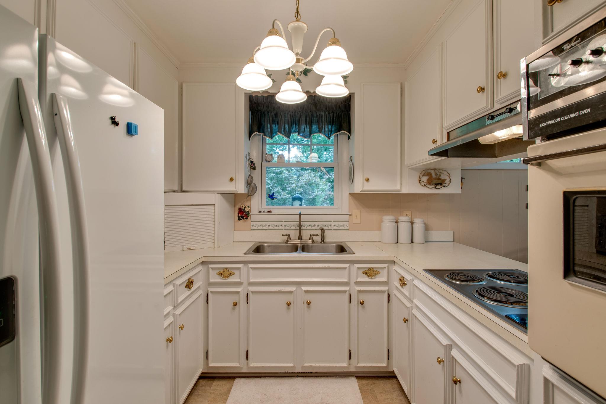 4070 Clovercroft Road Franklin, TN 37067 - Photo 10 of 30 Gallery Image 10