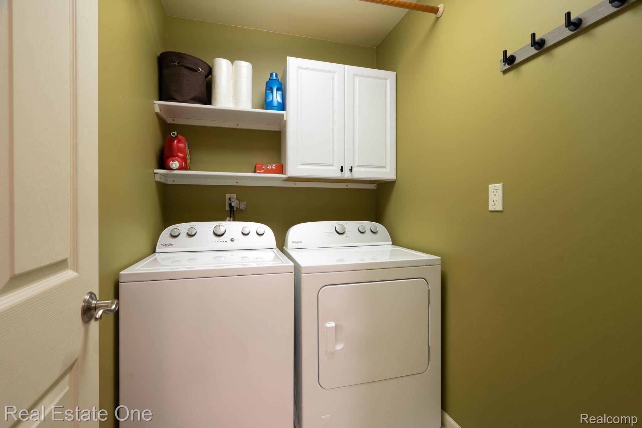 461 Shortridge Avenue Rochester, MI 48307 - Photo 34 of 48 First floor laundry