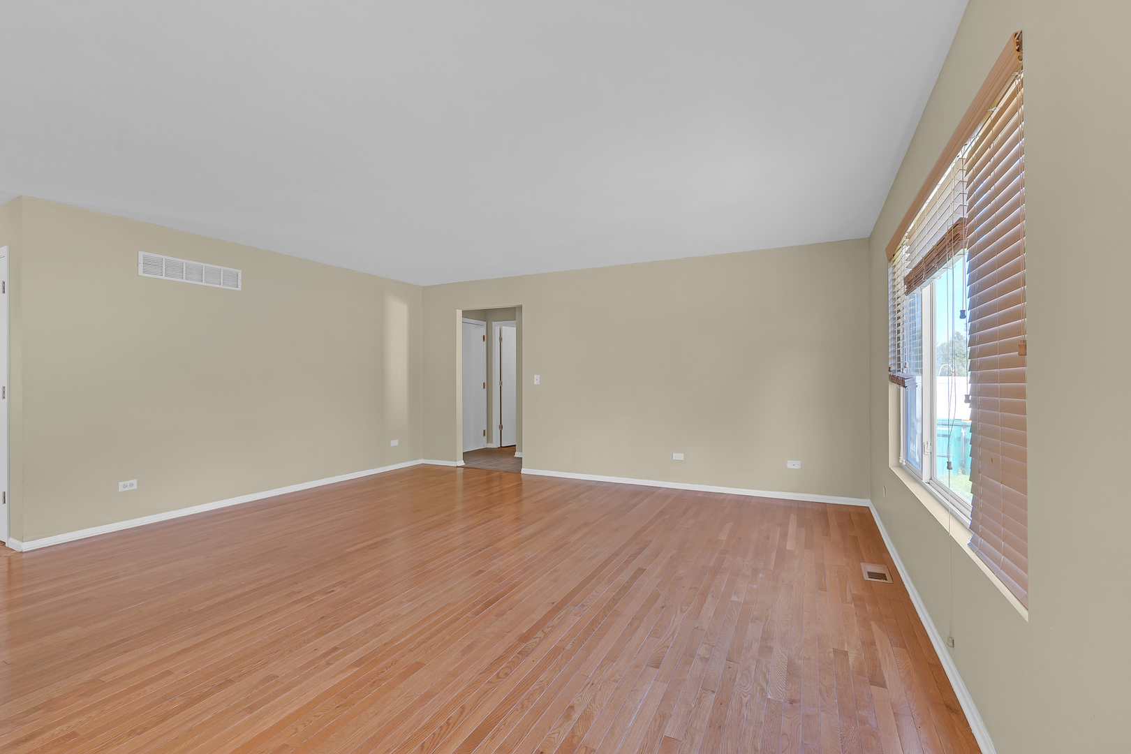 2216 Caton Ridge Drive Plainfield, IL 60586 - Photo 8 of 23 Gallery Image 8